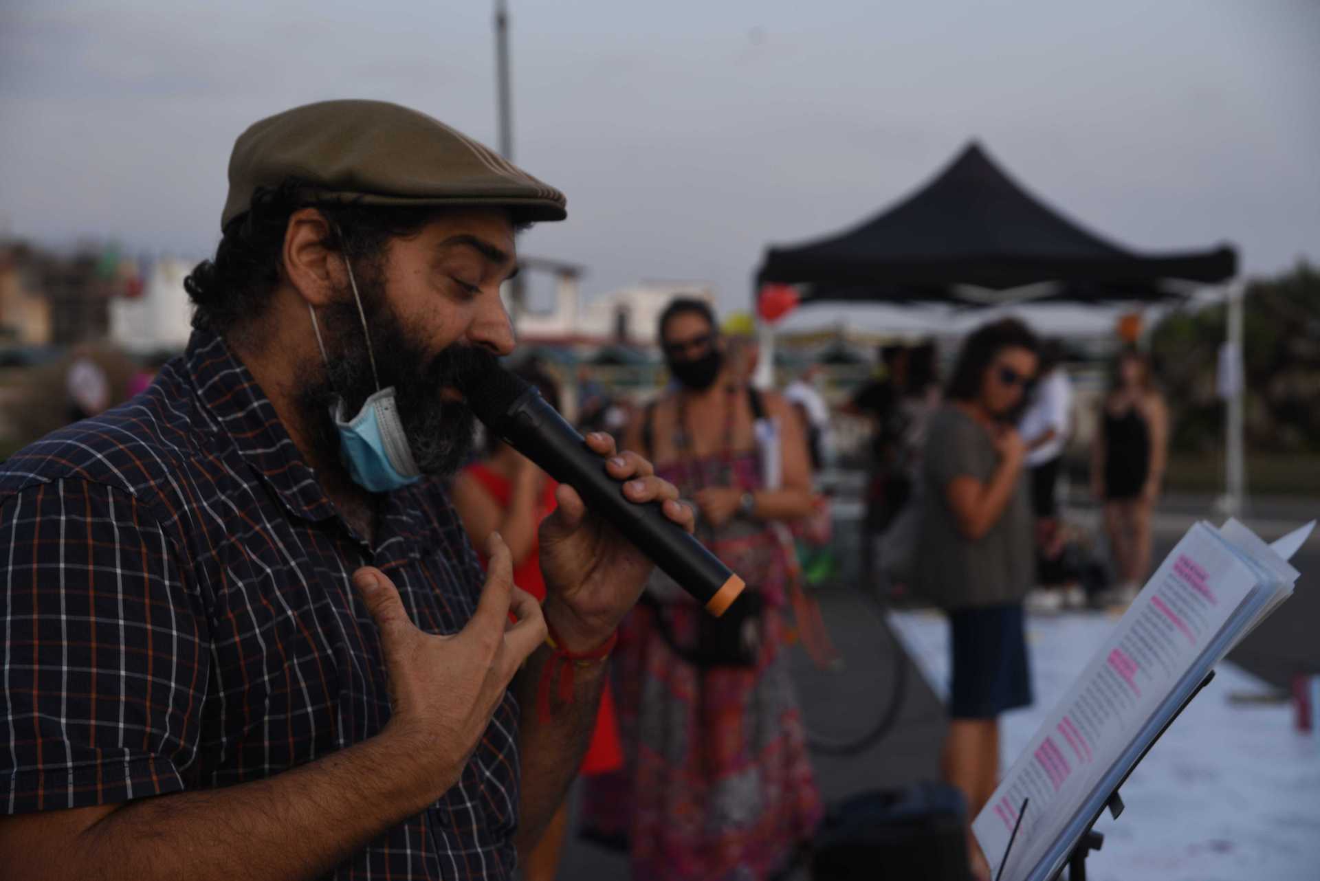 Lettere in viaggio:quando la poesia sbarca (e sbanca) al pontile di Ostia